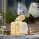 Para fazer Bolo de Fubá Cremoso (estilo pamonha), combine fubá, leite, ovos, açúcar e outros ingredientes em um liquidificado