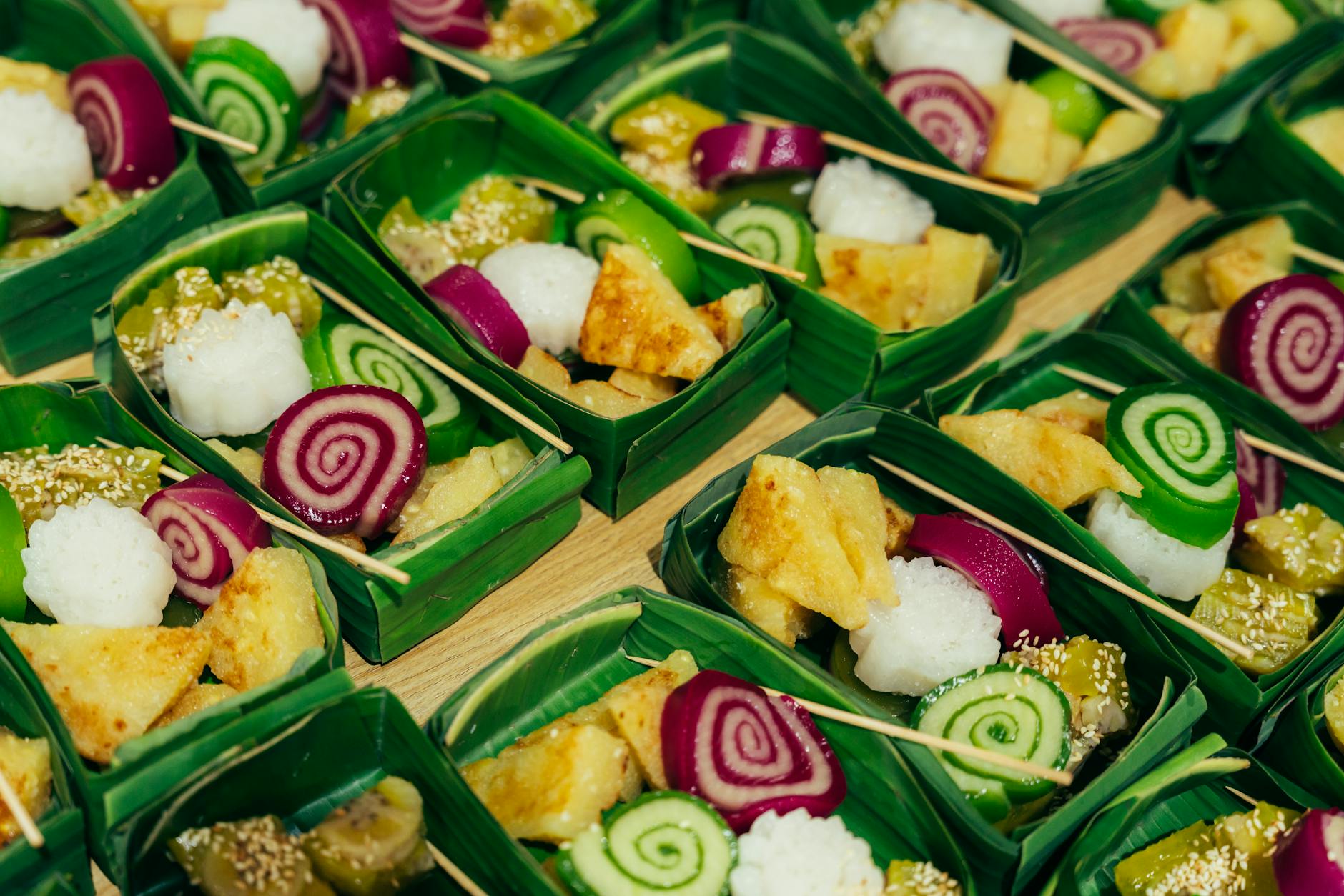 Para preparar um delicioso Bolo de Tapioca Granulada (Sem forno), você precisará de tapioca granulada, leite de coco, leite,