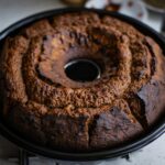 Para assar bolo com sucesso, a temperatura do forno ideal geralmente varia entre 160°C e 180°C, dependendo da receita, tipo d