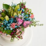 Para montar um Naked Cake de Frutas sem desmoronar, é crucial garantir bases firmes, recheios estáveis e uma estrutura equili