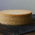 Para dominar o pão de ló profissional e criar a base perfeita para qualquer bolo de festa, é crucial focar na qualidade dos i